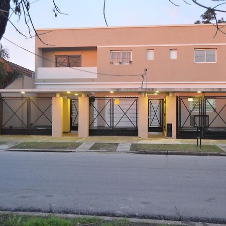 Mendoza Apartments Ezeiza Airport Луис-Гильон Экстерьер фото