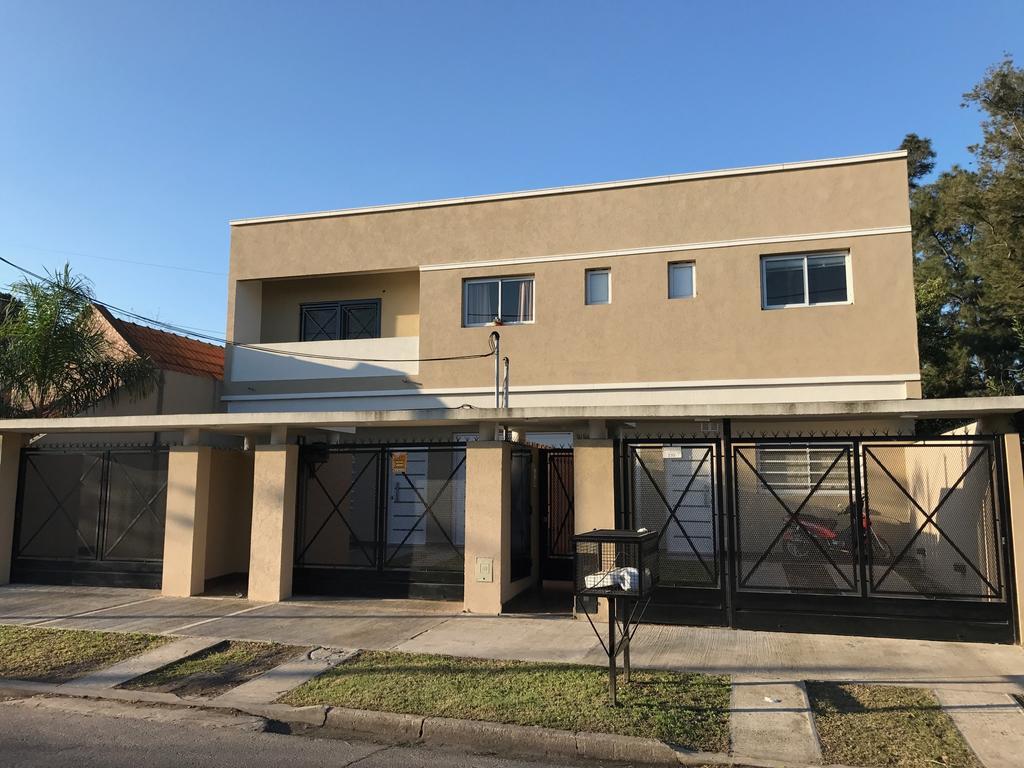 Mendoza Apartments Ezeiza Airport Луис-Гильон Экстерьер фото