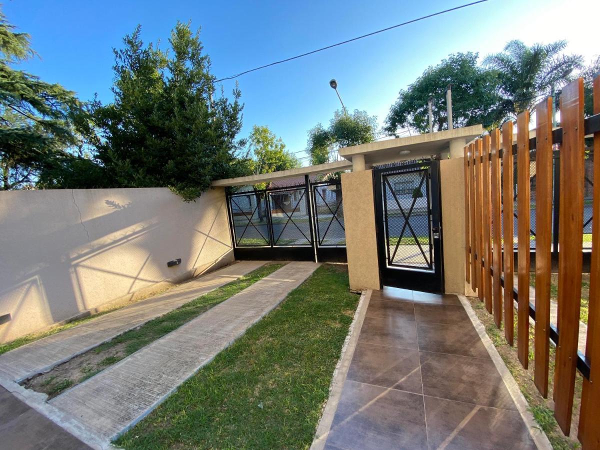 Mendoza Apartments Ezeiza Airport Луис-Гильон Экстерьер фото